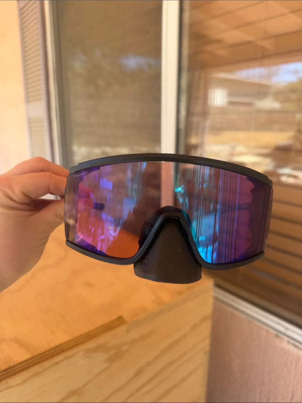 Smiths chromapop pursuit in matte black frame.